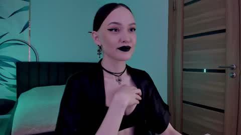 Snapshot of mistress_mialibra chatting on 10-16-25, 02:01 Mistress Mia online show from 10-16-25, 02:01