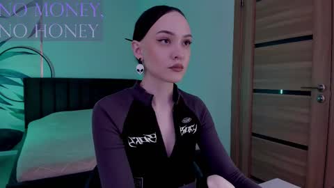 Snapshot of mistress_mialibra chatting on 11-07-25, 04:45 Mistress Mia online show from 11-07-25, 04:45