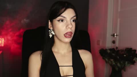 Snapshot of mistress_rochelle chatting on 10-08-25, 08:50 Miss Rochelle online show from 10-08-25, 08:50