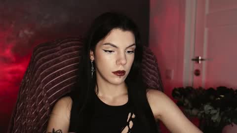 Snapshot of mistress_rochelle chatting on 10-27-25, 12:04 Miss Rochelle online show from 10-27-25, 12:04