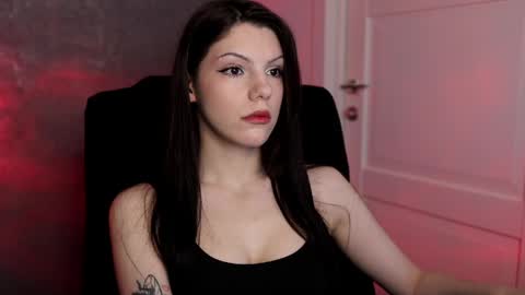 Snapshot of mistress_rochelle chatting on 04-10-26, 09:03 Miss Rochelle online show from 04-10-26, 09:03