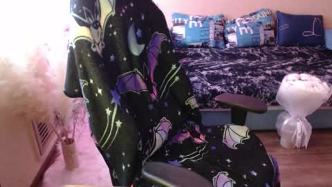 Miss Bailey online show from 03-08-25, 01:14