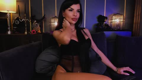Elenia online show from 01-06-25, 12:35