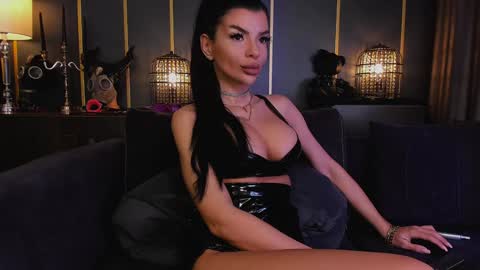 Elenia online show from 01-09-25, 12:41
