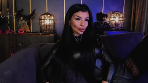 Elenia online show from 02-02-25, 02:02