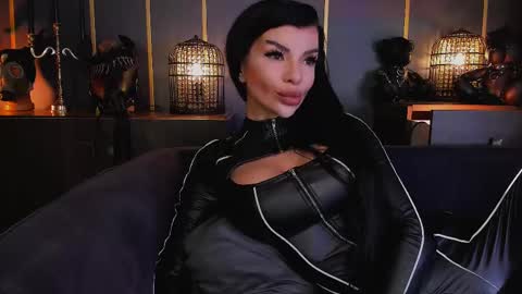Elenia online show from 03-02-25, 12:43
