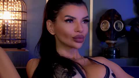 Elenia online show from 10-07-25, 12:24