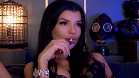 Elenia online show from 10-15-25, 12:05