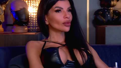 Elenia online show from 05-11-26, 02:45