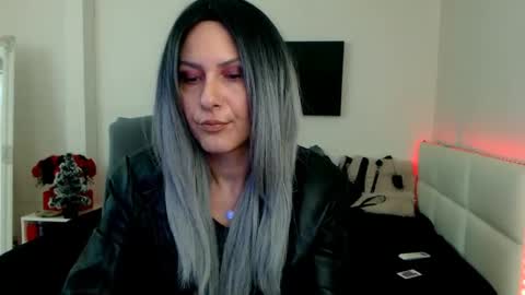 MistressEvelyn  online show from 01-06-25, 06:03