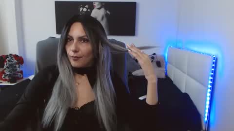MistressEvelyn  online show from 01-07-25, 05:43