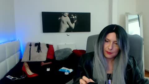 MistressEvelyn  online show from 01-12-25, 09:19