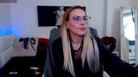 MistressEvelyn  online show from 01-14-25, 09:02