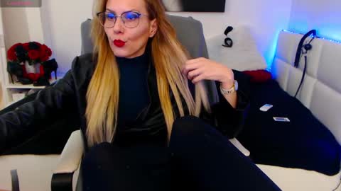 MistressEvelyn  online show from 02-13-25, 06:09