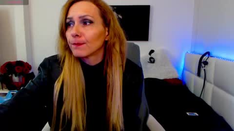 MistressEvelyn  online show from 02-13-25, 10:34