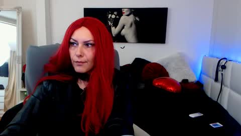 MistressEvelyn  online show from 03-03-25, 05:20