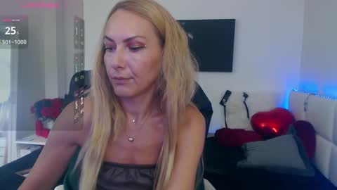 MistressEvelyn  online show from 09-13-25, 06:35