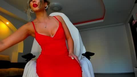 Snapshot of mistresskenda chatting on 06-10-26, 04:28 Mistress KiRa online show from 06-10-26, 04:28