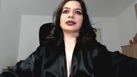 Snapshot of mistressmichelle5 chatting on 12-07-24, 11:29 YourGoddessM online show from 12-07-24, 11:29