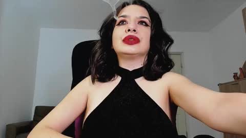 Snapshot of mistressmichelle5 chatting on 12-20-24, 02:41 YourGoddessM online show from 12-20-24, 02:41