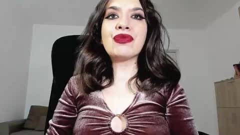 Snapshot of mistressmichelle5 chatting on 02-27-25, 11:41 YourGoddessM online show from 02-27-25, 11:41