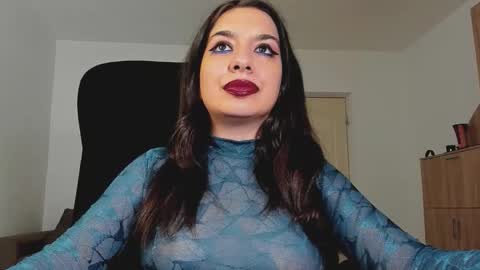 Snapshot of mistressmichelle5 chatting on 09-12-25, 11:54 YourGoddessM online show from 09-12-25, 11:54