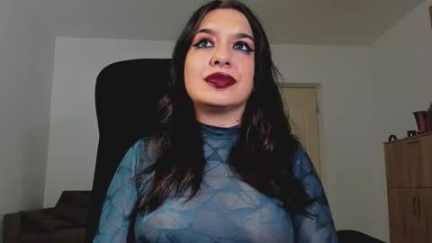 Snapshot of mistressmichelle5 chatting on 09-13-25, 09:14 YourGoddessM online show from 09-13-25, 09:14