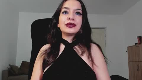 Snapshot of mistressmichelle5 chatting on 09-15-25, 01:00 YourGoddessM online show from 09-15-25, 01:00