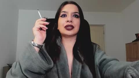 Snapshot of mistressmichelle5 chatting on 09-29-25, 10:25 YourGoddessM online show from 09-29-25, 10:25