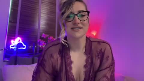 Snapshot of mistresssx chatting on 05-09-26, 02:44 Miss X online show from 05-09-26, 02:44
