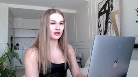 Snapshot of mistressuniverse chatting on 02-26-26, 09:30 mistressuniverse online show from 02-26-26, 09:30