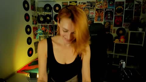 Snapshot of mistybarnes chatting on 12-15-24, 04:15 MistyBarnes NONUDE MODEL online show from 12-15-24, 04:15