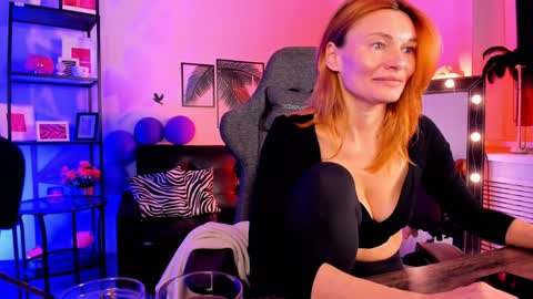 Snapshot of mistybarnes chatting on 01-05-25, 08:32 MistyBarnes NONUDE MODEL online show from 01-05-25, 08:32