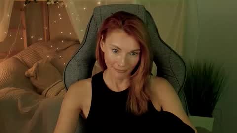 Snapshot of mistybarnes chatting on 10-23-25, 01:10 MistyBarnes NONUDE MODEL online show from 10-23-25, 01:10