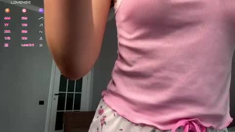 Mei  online show from 06-19-26, 10:08