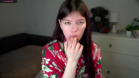 Snapshot of mitziefetters chatting on 03-27-26, 01:33 Rosalie online show from 03-27-26, 01:33