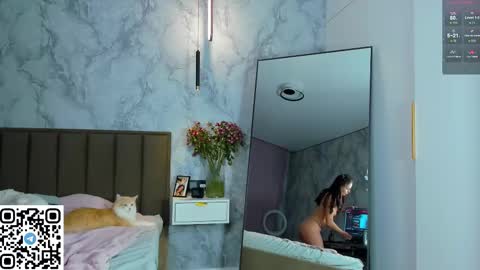 Mia 3 online show from 10-22-25, 12:16