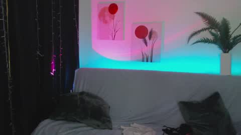 Snapshot of miuri_miy chatting on 02-01-25, 11:16 Yuka online show from 02-01-25, 11:16