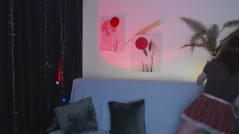 Snapshot of miuri_miy chatting on 02-02-25, 04:11 Yuka online show from 02-02-25, 04:11