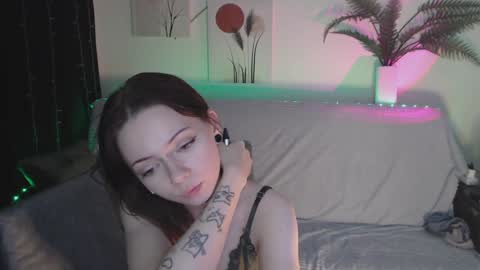 Snapshot of miuri_miy chatting on 02-05-25, 10:22 Yuka online show from 02-05-25, 10:22