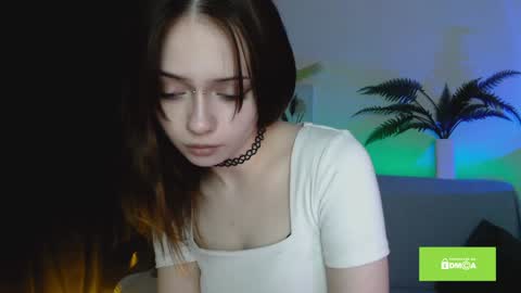Snapshot of miuri_miy chatting on 02-08-25, 04:14 Yuka online show from 02-08-25, 04:14