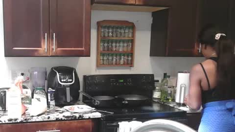 Precious online show from 10-20-25, 04:29