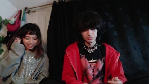 Snapshot of mixipeach chatting on 04-05-26, 06:10 Naomi and Nekorii online show from 04-05-26, 06:10