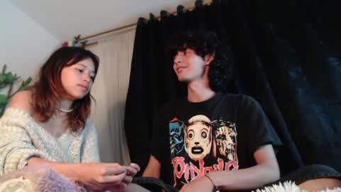 Snapshot of mixipeach chatting on 04-11-26, 03:00 Naomi and Nekorii online show from 04-11-26, 03:00