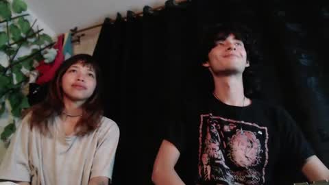 Snapshot of mixipeach chatting on 04-20-26, 11:39 Naomi and Nekorii online show from 04-20-26, 11:39