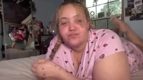 mixxedgoodness222 online show from 01-10-26, 06:31