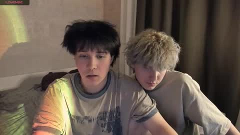 MeowMiku online show from 12-20-25, 06:04