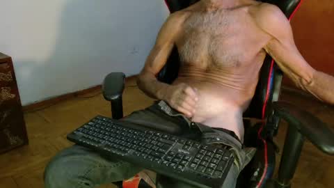 Snapshot of mjmadurengue chatting on 05-12-26, 04:04 Mario jose online show from 05-12-26, 04:04
