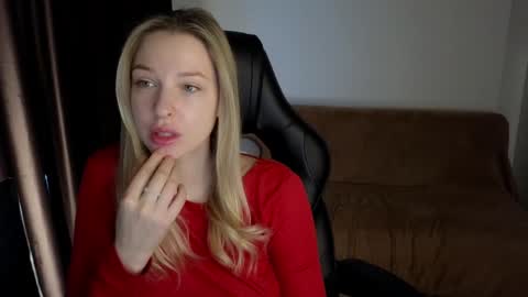 Lili online show from 12-17-24, 06:35