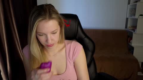 Lili online show from 01-09-25, 07:21